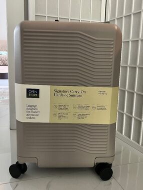 Signature Hardside Carry On Spinner Suitcase Matte Atmosphere - Open Story NEW